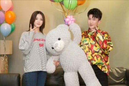 娱乐吃瓜背景图